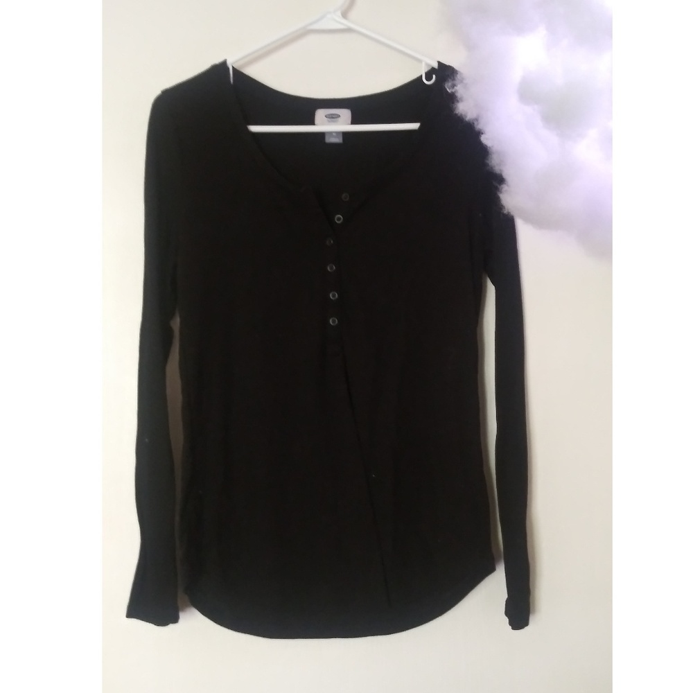 Old Navy long sleeve Henley shirt